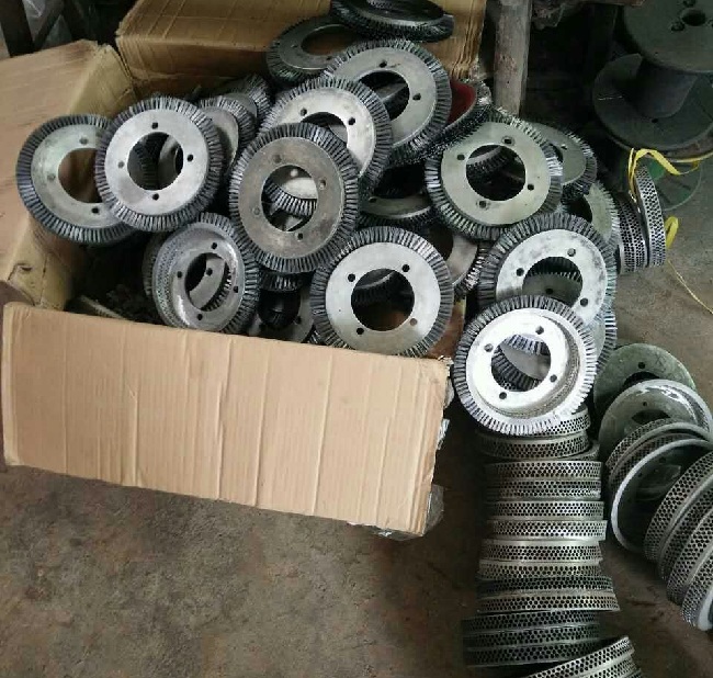 加工制作好的鋼絲刷圖片樣品榮達(dá)鋼絲刷廠家